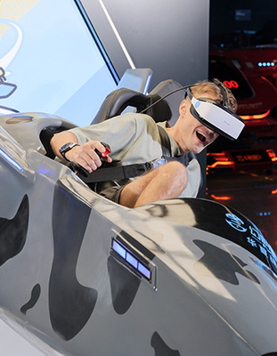 Uçuş Simülasyonunuzu VR Uçuş Simülatörü Tek Oyunculu 395kg Gamepad Denetimleri ile bir sonraki seviyeye taşıyın